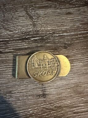 Skoal Vintage Brass Money Clip Measures 2.25” x 1.25” Excellent Cond Collectible